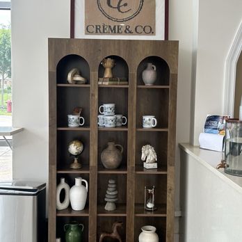 Crème & Co - Inside - Coffee & Tea Near Me - Lisle, Illinois