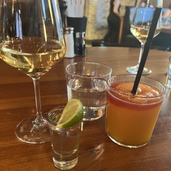 JOEY Eaton Centre - Happy hour - Canadian (New) Near Me - Toronto, Ontario JOEY Eaton Centre - Happy hour - Canadian (New) Near Me - Toronto, Ontario