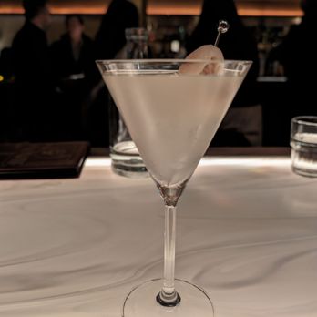 Bowie - Lychee Martini / IG @mwy.eats - Speakeasies Near Me - Toronto, Ontario