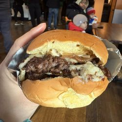 Cousin’s Burger