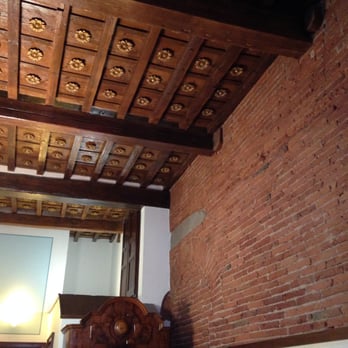 Il Guelfo Bianco - One of the smaller rooms with 2 twin beds, but high ceilings and more than comfortable. - Hotels Near Me - Florence, FI Il Guelfo Bianco - One of the smaller rooms with 2 twin beds, but high ceilings and more than comfortable. - Hotels Near Me - Florence, FI