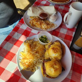 Midtown Station - A pancake, burritos, and a traditional Eggs Benedict plus coffee. - Cocktail Bars Near Me - Cedar Rapids, Iowa Midtown Station - A pancake, burritos, and a traditional Eggs Benedict plus coffee. - Cocktail Bars Near Me - Cedar Rapids, Iowa