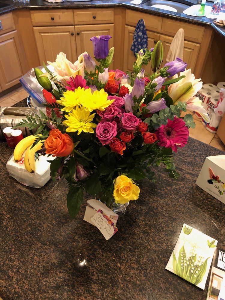 ANNABELLE’S FLOWERS Updated July 2024 300 Central St, Foxborough, Massachusetts Florists