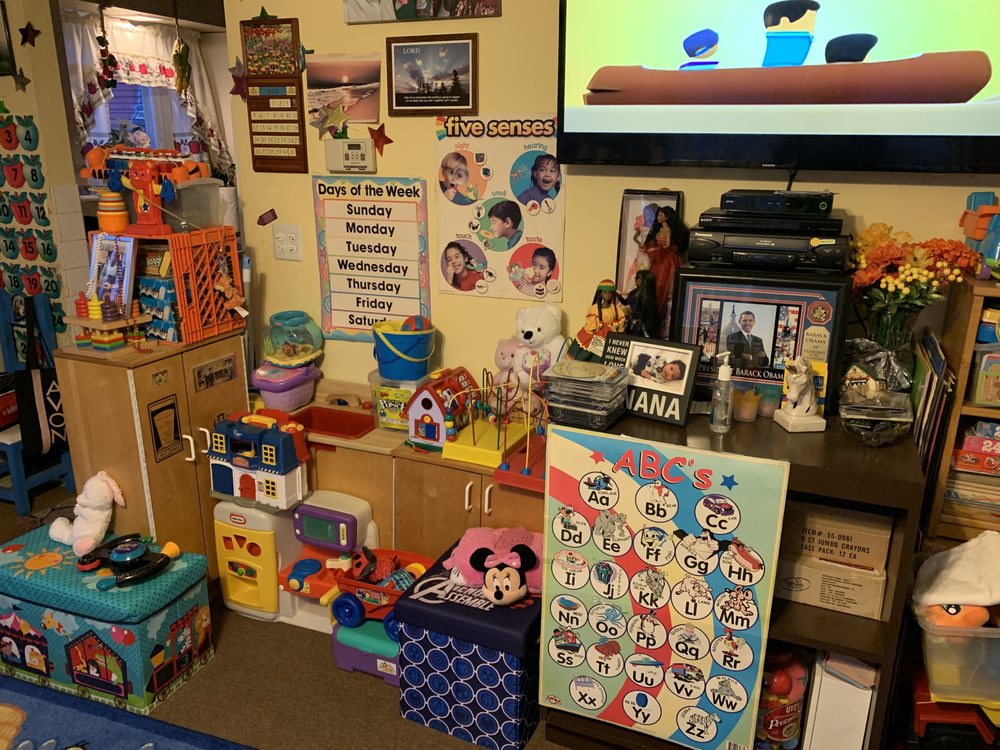 Sunshine's Her Rising Stars Day Care - childcare center in Chicago, IL