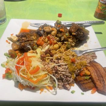 Jamaican Breeze - Oxtail Meal - Caribbean Near Me - Indianapolis, Indiana