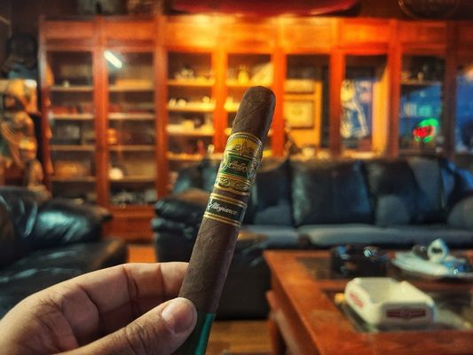 SMOKERS CASTLE - Updated January 2026 - 46 Photos & 27 Real ...