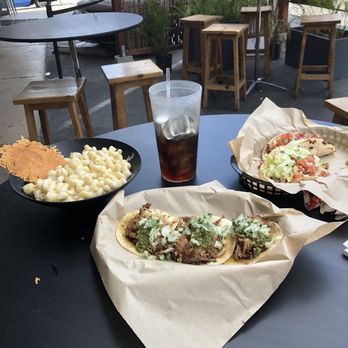 The Promiscuous Fork - Carnitas tacos and Mac and cheese - Barbeque Near Me - La Jolla, California