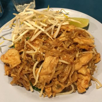 Nana - Chicken pad thai - Thai Near Me - Toronto, Ontario Nana - Chicken pad thai - Thai Near Me - Toronto, Ontario