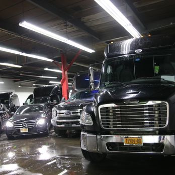 Golden Class Limo - Limos Near Me - Queens, New York Golden Class Limo - Limos Near Me - Queens, New York