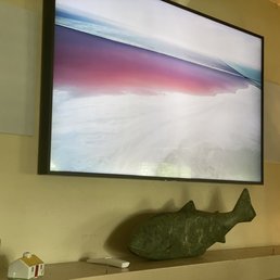 notice no wires - includes nintendo switch and full surroundsound with brand new speakers :-)