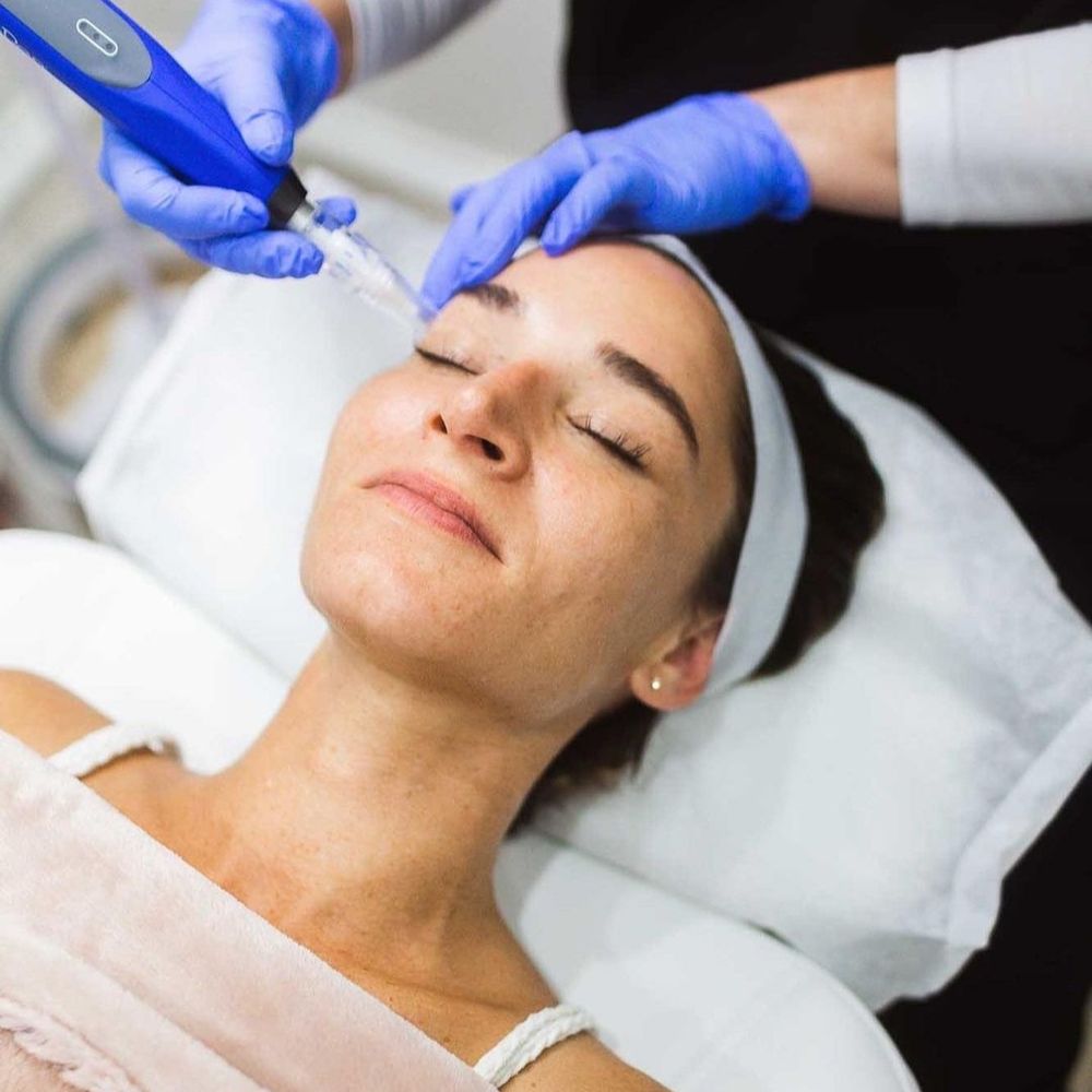 Bond Girl Studio Logo