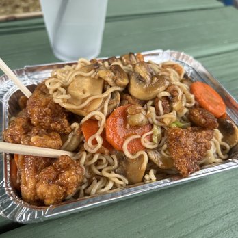 Street to Table - Ramen Stir Fry - Cocktail Bars Near Me - Merrick, New York