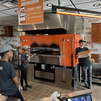 Blaze Pizza - Inside 11/02/2024 - Salad Near Me - Charlotte, North Carolina