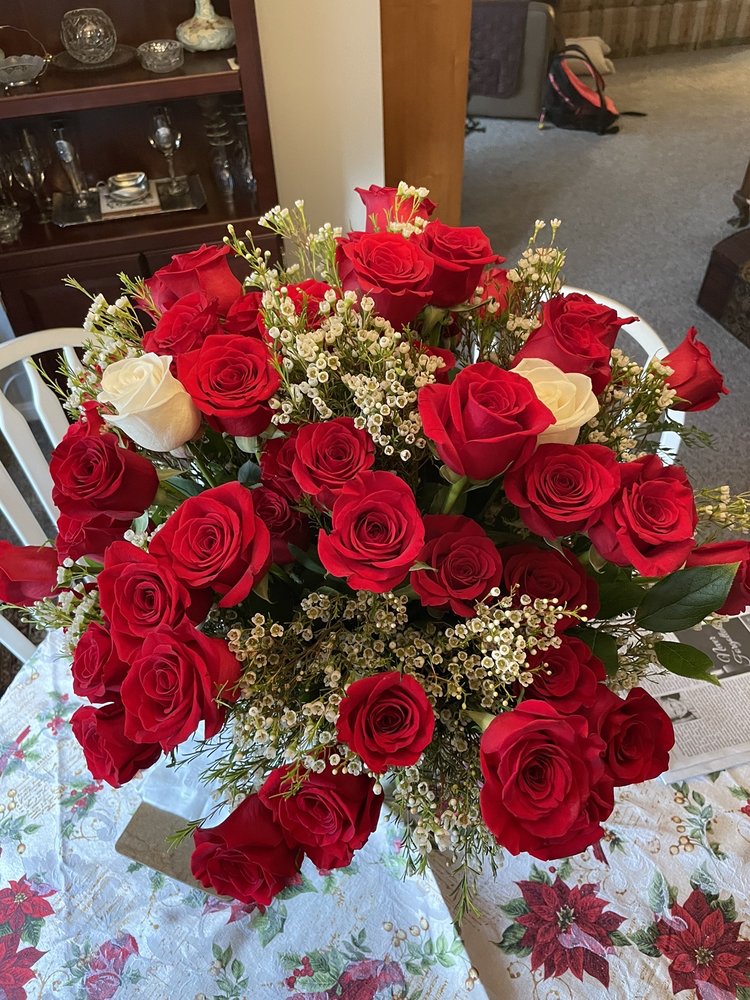 PATTI’S PETALS FLOWER SHOP Updated October 2024 46 Photos 3433