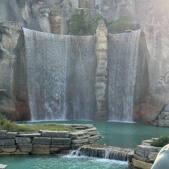 Canada's Wonderland - synthetic waterfall by the main gate - Amusement Parks Near Me - Vaughan, Ontario
