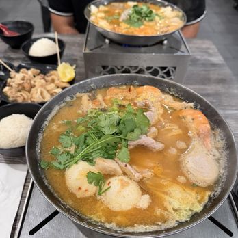 Cafe Dazzling - Thai Flavor Hot Soup with miso base - Ramen Near Me - Tracy, California