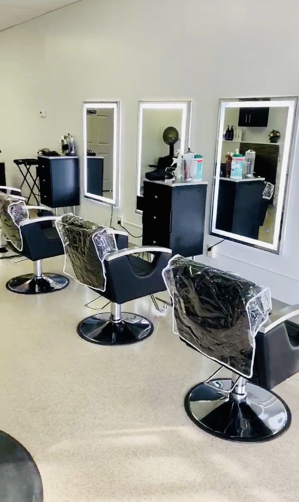 KELLY AT BELLA SALON - Updated September 2024 - 10 Photos - 23 Forum ...