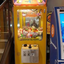 Kingsgate Mall - Every dumpy mall needs a claw machine