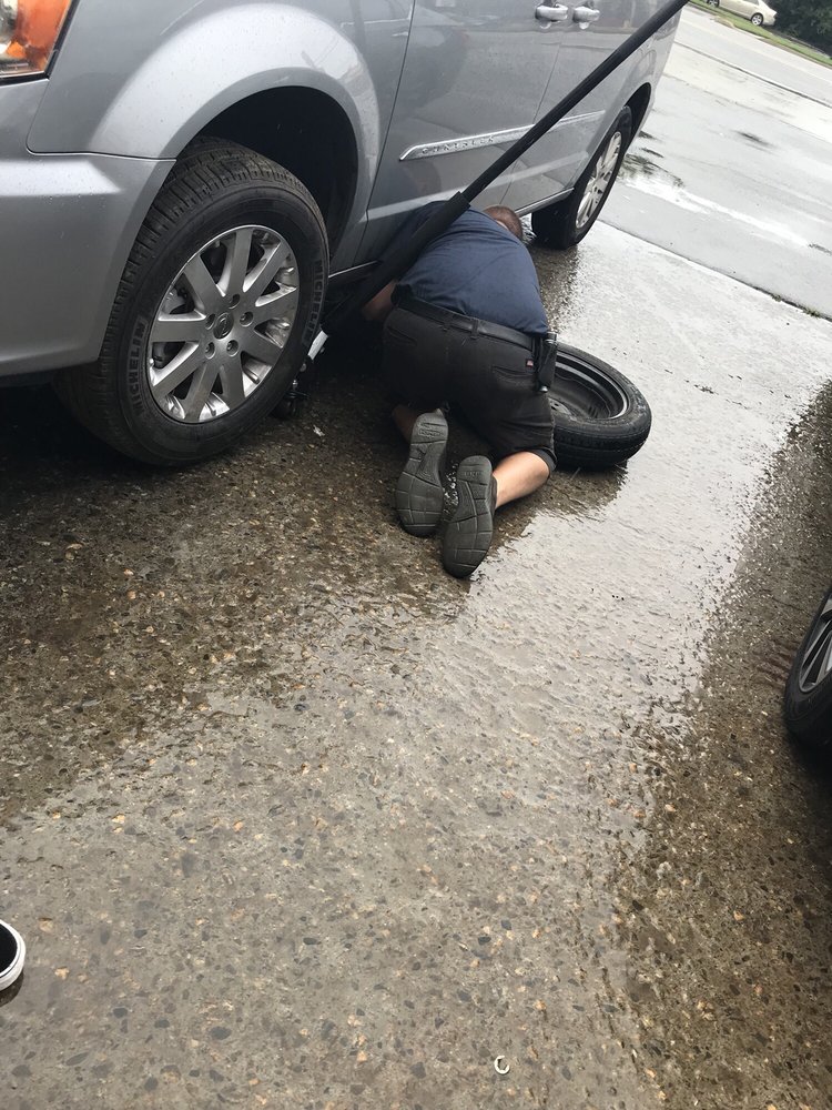 CHUCK’S TIRE & AUTO REPAIR Updated August 2024 780 E 3rd St