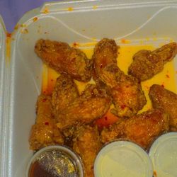 Hooters - Honey Thai 20 Piece Wings Original