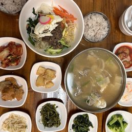 Beef rib soup Bibimbap Beef rib soup Bibimbap