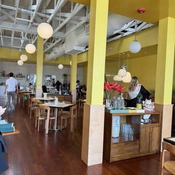 Agnes and Sherman - Inside - Diners Near Me - Houston, Texas