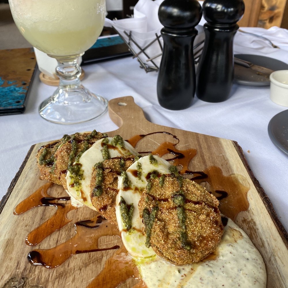 1852 on Austin - Fried green tomatoes appetizer - Comfort Food Near Me - Jefferson, Texas