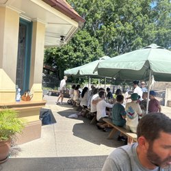 Breakfast Creek Hotel