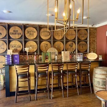Bourbon On Main - Cocktail Bars Near Me - Frankfort, Kentucky