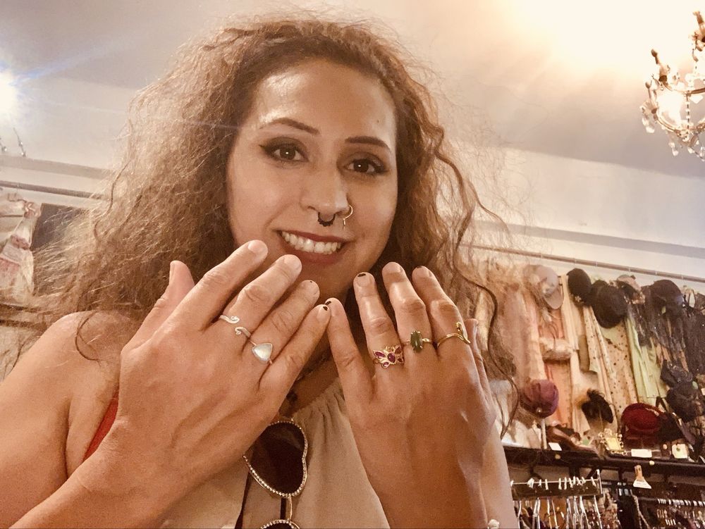 Lemon Frog Shop Vintage Bazaar