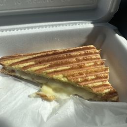 Golden Cheese-Egg crust cheese sandwich Golden Cheese-Egg crust cheese sandwich