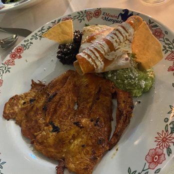 El Meson del Marques - Baked Chicken with guacamole - Mexican Near Me - Valladolid, YUC El Meson del Marques - Baked Chicken with guacamole - Mexican Near Me - Valladolid, YUC