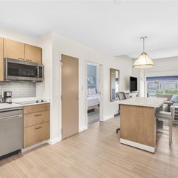 Hyatt Place Houston Medical Center - Guest Kitchen