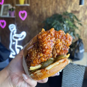 Le Coq Frit - Chicken Shop Near Me - Vancouver, British Columbia