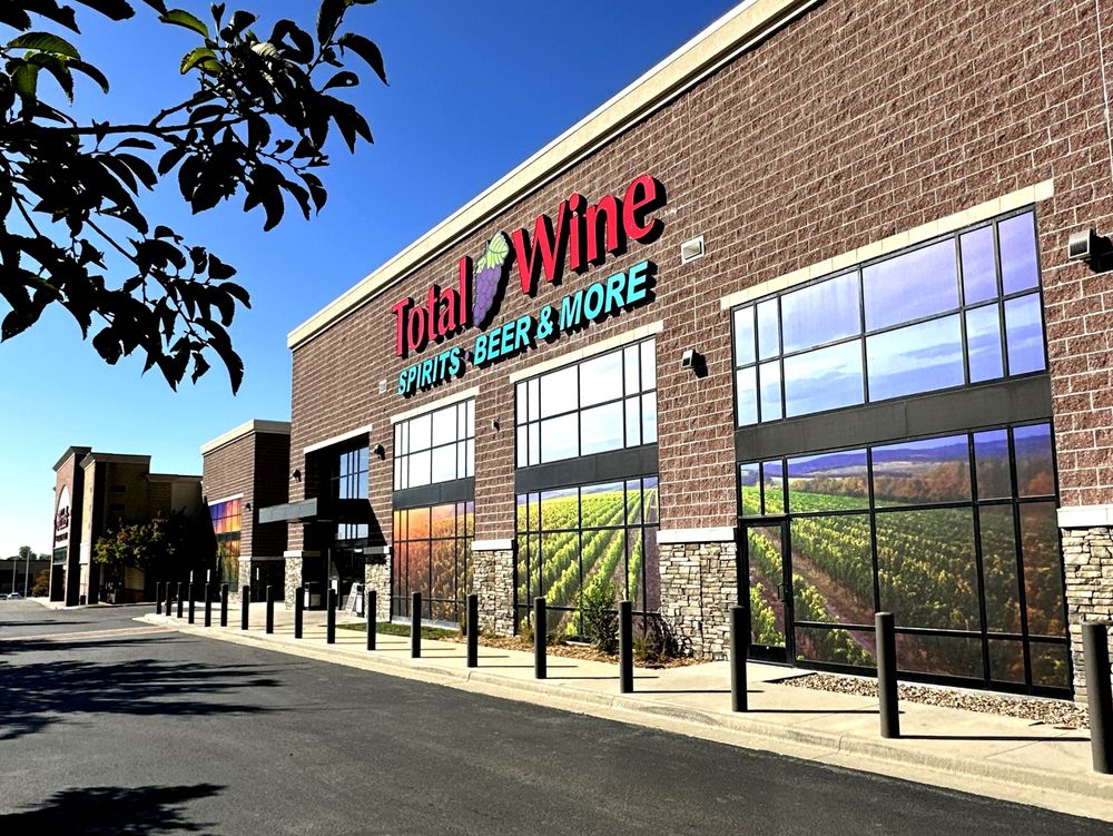 TOTAL WINE SPIRITS BEER & MORE 12100 Blue Valley Pkwy, Overland Park