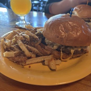 Oscar's Pub & Grill - The Big O Burger - New American Near Me - Milwaukee, Wisconsin