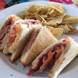 Wavecrest Caravan & Camping Park - On site cafe: toasted special