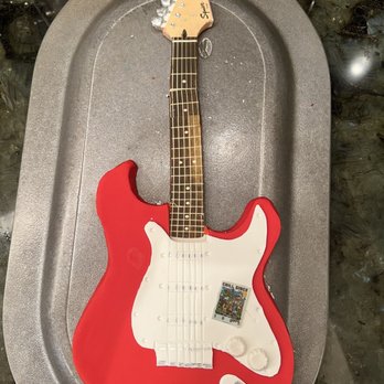 Keremo Cakes - Guitar that was on the cake - Bakeries Near Me - Cresskill, New Jersey
