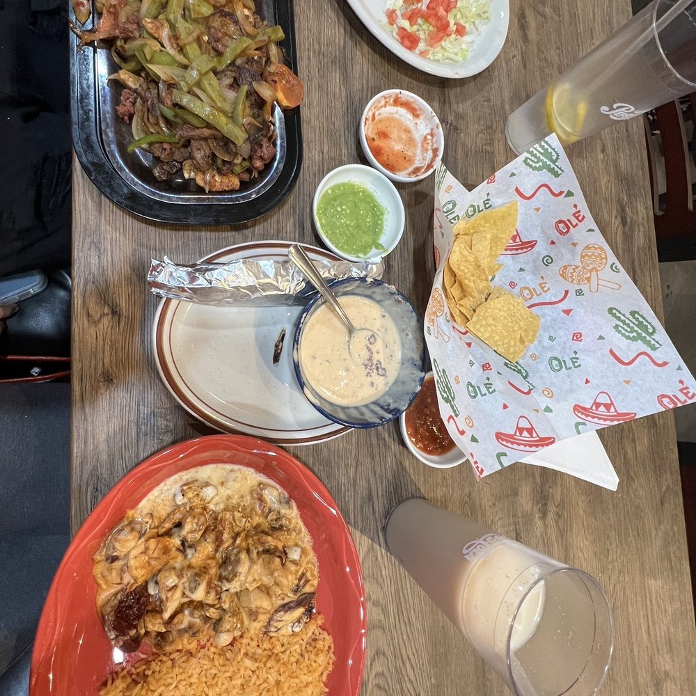 Cielito Lindo - La Parillada, Choriqueso, Pollo a la crema - Mexican Near Me - Concord, North Carolina