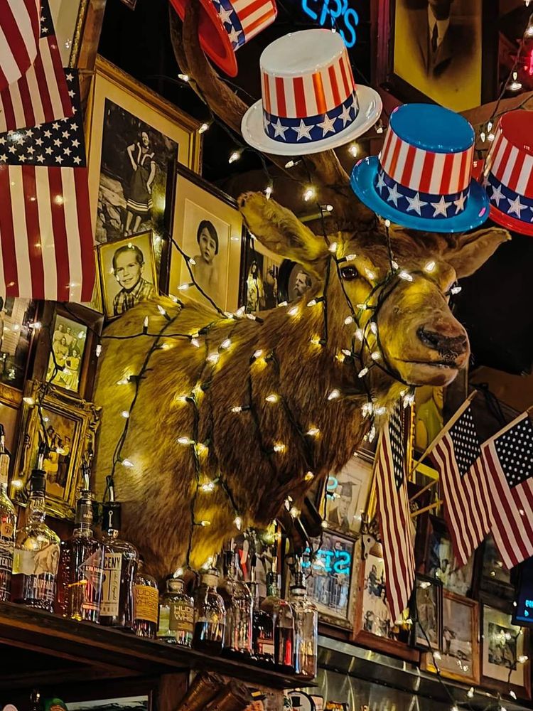 Heroes Bar & Grill