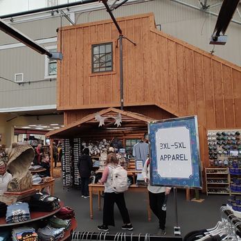 Riverboat Discovery - Gift shop just before boarding RiverBoat - Boat Tours Near Me - Fairbanks, Alaska