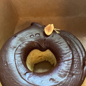 Fōnuts - Peanut butter chocolate (vegan and gluten free) - Donuts Near Me - Studio City, California