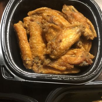 BuffaLouie's - Chicken Wings Near Me - Bloomington, Indiana