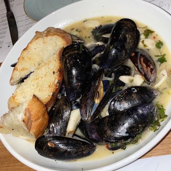 Sixty Vines - Mussels - New American Near Me - Dallas, Texas