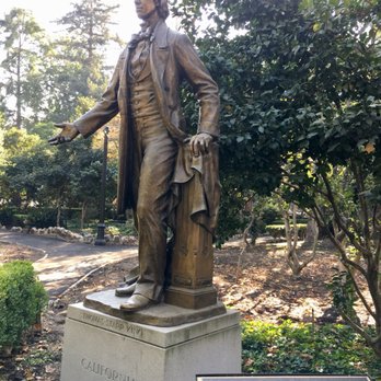 Capitol Park - Parks Near Me - Sacramento, California