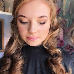 Salon Shay