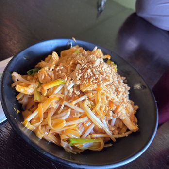 Top Thai - Chicken Pad thai - Thai Near Me - Castro Valley, California