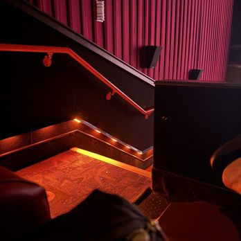 AMC Roosevelt Collection 16 - Cinema Near Me - Chicago, Illinois