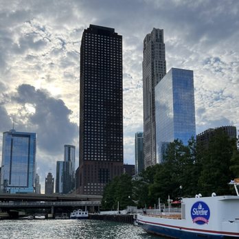 Shoreline Sightseeing - Architectural Tours Near Me - Chicago, Illinois
