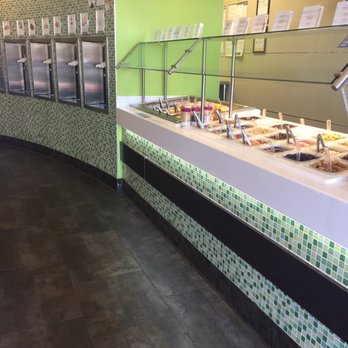 Yogurtland - This place was empty on a Wednesday afternoon. So nice to sit and enjoy some yogurt in peace. - Ice Cream & Frozen Yogurt Near Me - Pomona, California